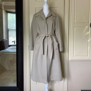 1970’s Vintage Women’s Beige Trench Coat, ILGWU